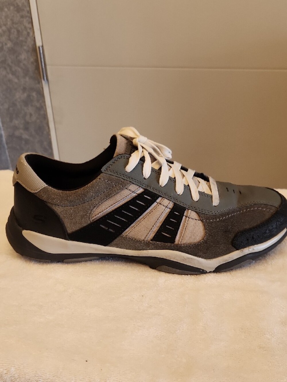 Skechers Men's Casual Lace-Up Sneakers in Olive Gray and Black, size 12